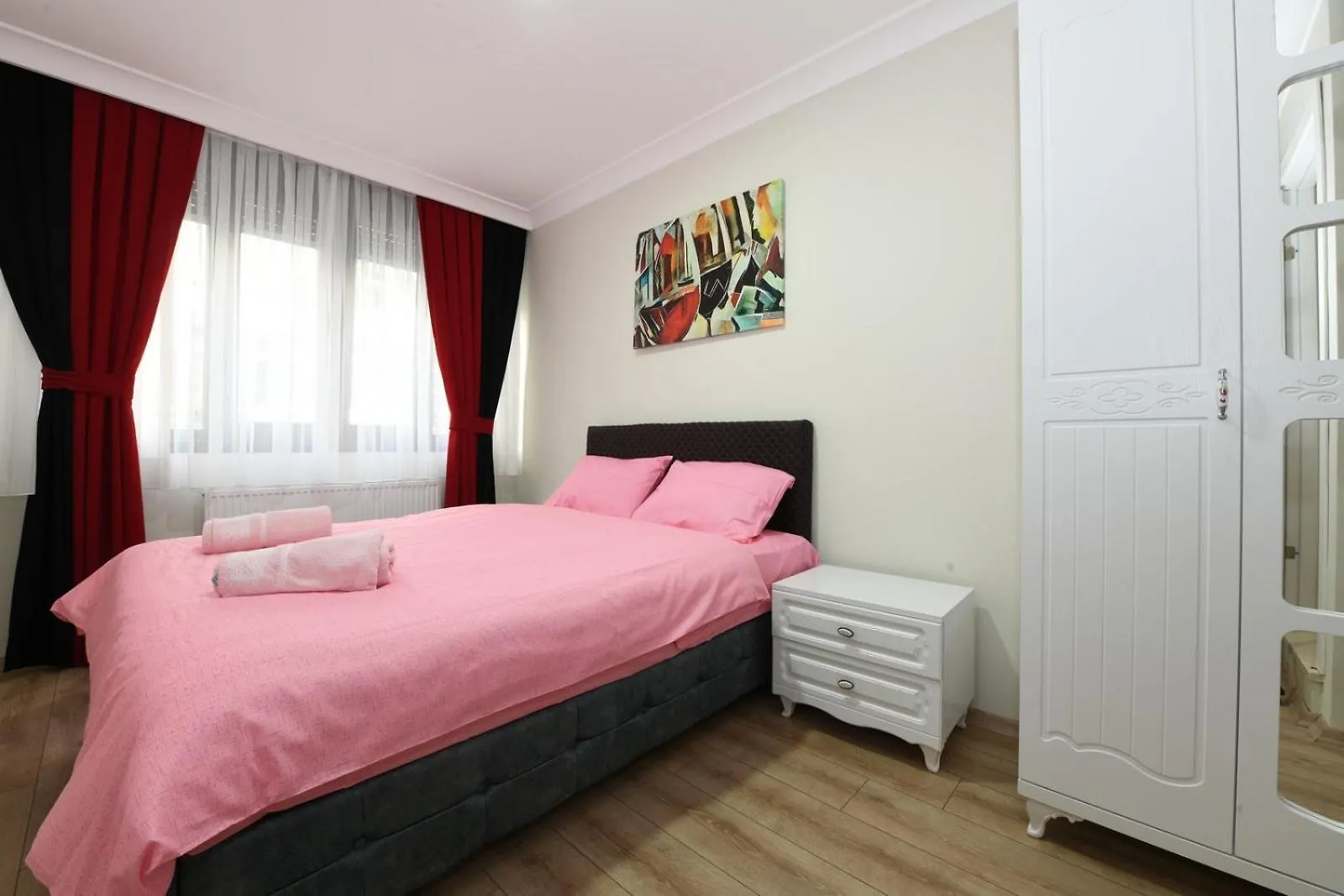 Uzay Suite 1 Istanbul 0*,